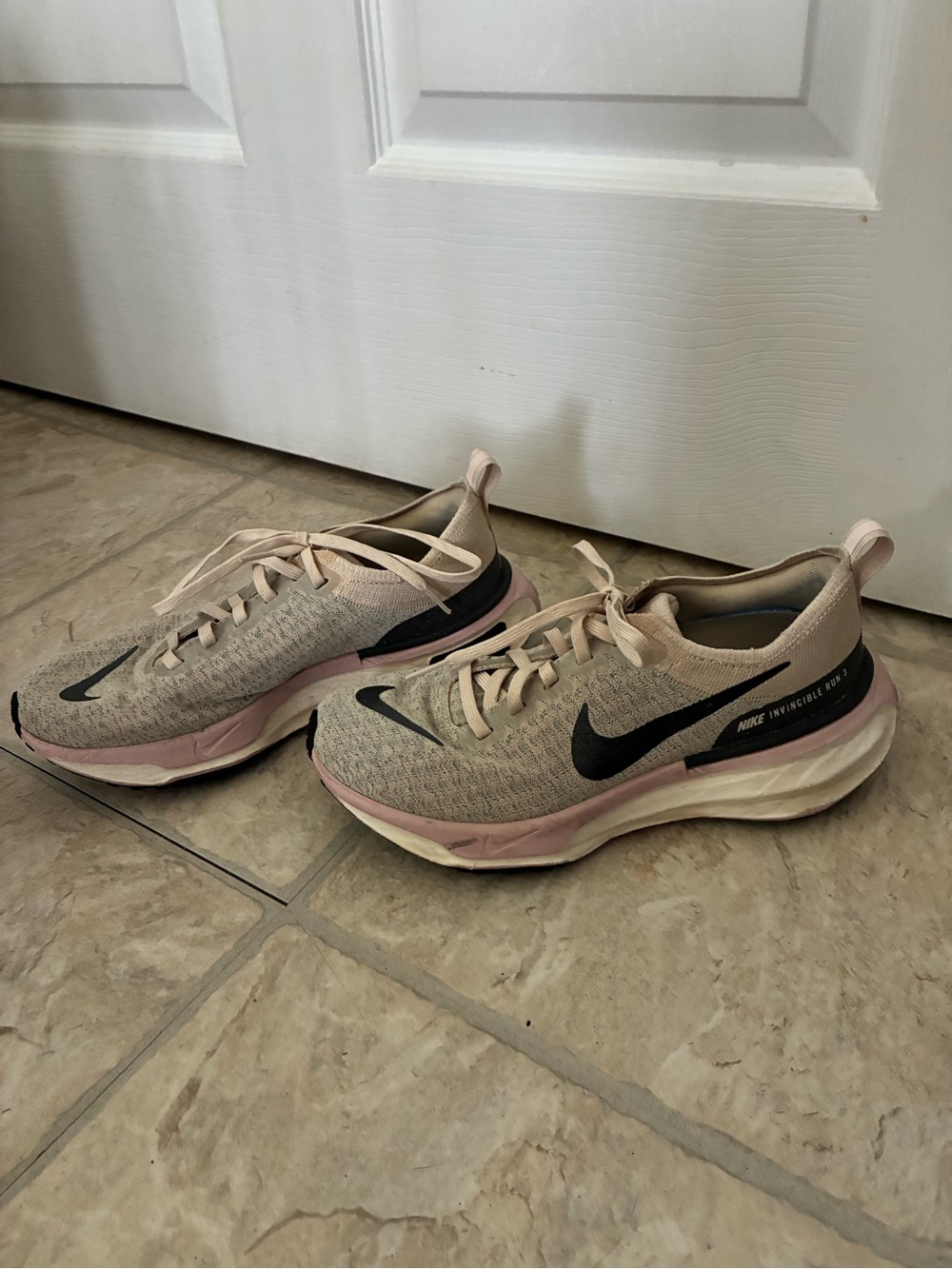 NIKE INVINCIBLE RUN 3